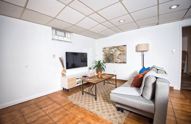 Charming 1-bedroom apartment with King Size bed near NYC