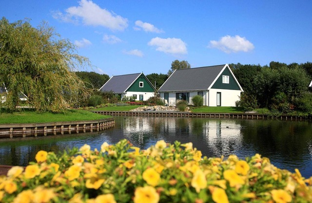 Charming Villa by the Water