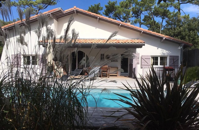 Charming villa Pyla sur Mer with heated pool - for 8 people