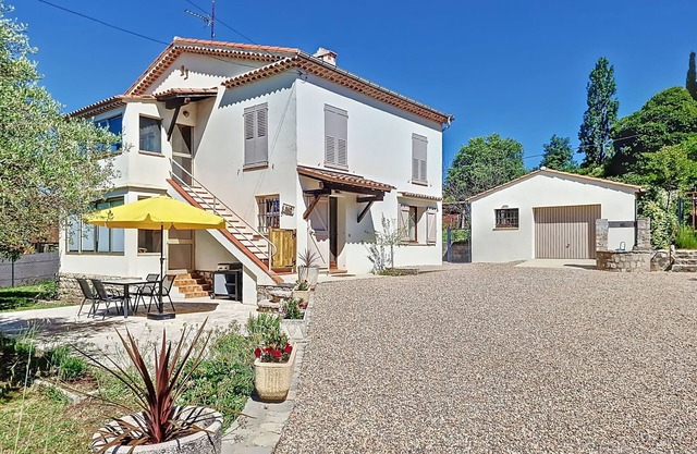 Charming villa ground floor in Montauroux near Lake Saint-Cassien, 2 bedrooms, private garden