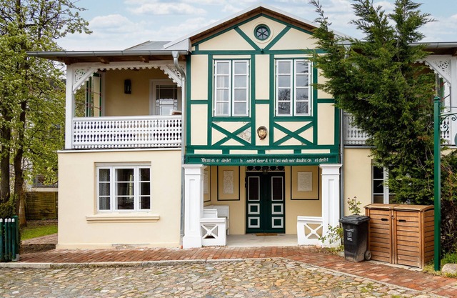 Charming Villa Gustavia in Sassnitz with balcony - FeWo Königsstuhl