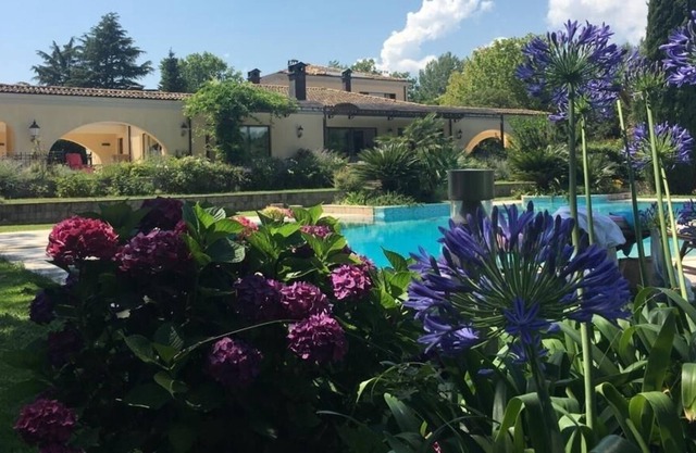 Charming Villa in beautiful garden 20 km from Rome on the Olgiata Golf Course