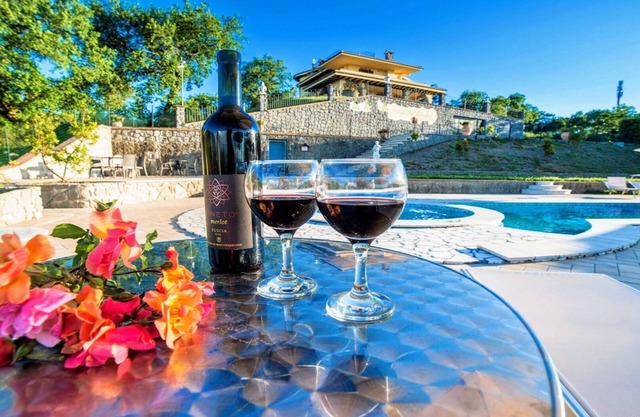 Charming villa - Lake View and private pool