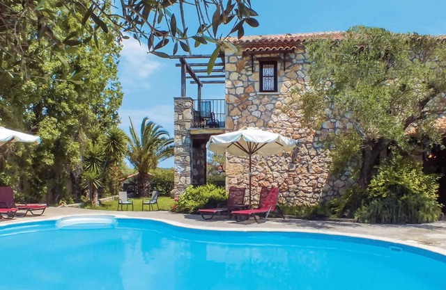 Charming villa, situated in lush gardens