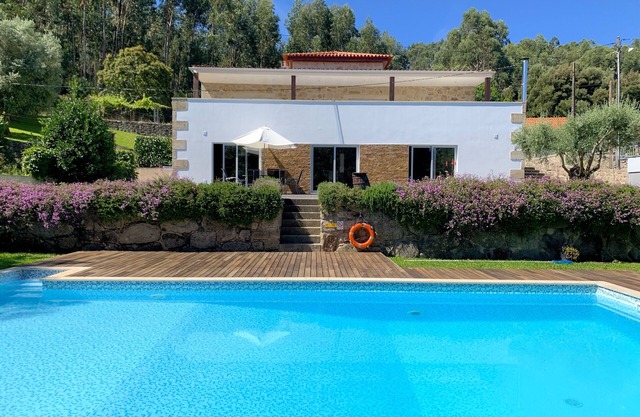 Charming villa with private swimming pool and garden