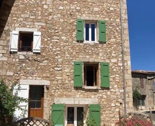 Charming village house for 6 people