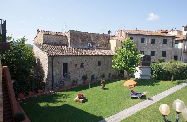Charming Vineyard Escape