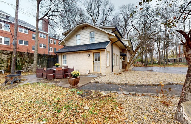 Charming Vintage-Style Apartment near Downtown Attractions