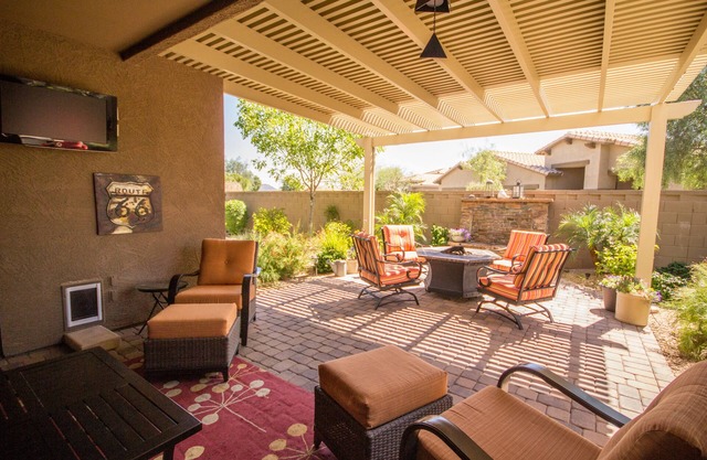 Charming, Warm & Comfortable 3 BR Home near Lake Pleasant,