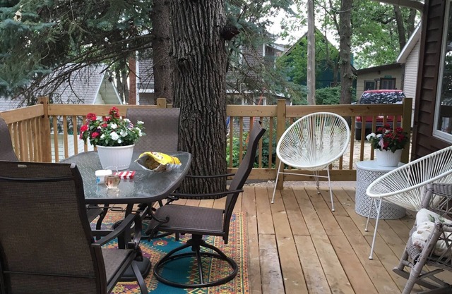 Charming West Lake Okoboji Cabin