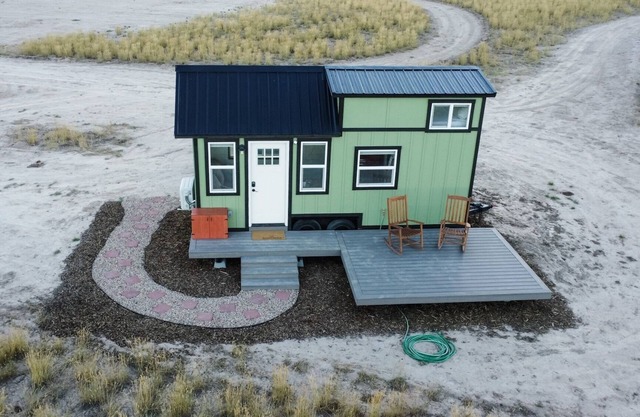 Charming Yuba Lake Tiny Home