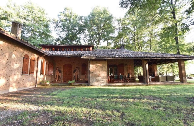 Charmy Country House