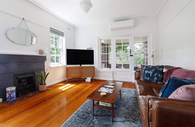 Charnwood Vintage Effortless Elegance in St Kilda