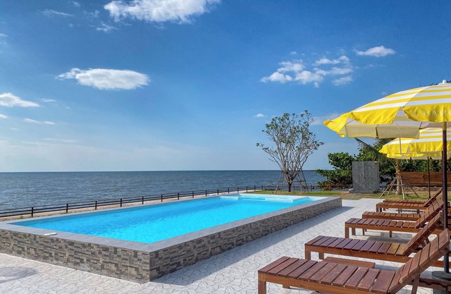 Charome Resort