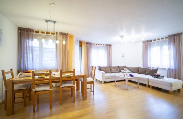Chasa Serras Reitberger: 3.5-room apartment near the cross-country ski trail & ski bus stop