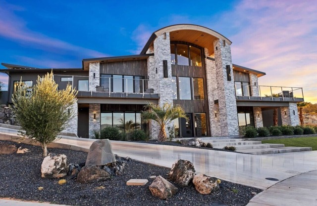 Chateau 58 ~ Ultra Luxury Mansion ~ Pool ~ Events!