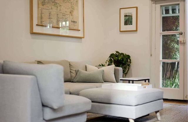 'Chateau York' - Relaxed Prahran Family Home