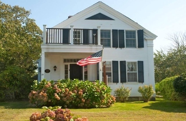 Chatham Village - Adorable Studio Apartment in Antique Home