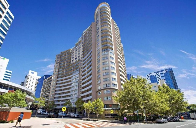 Chatswood Hotel in Mantra Building