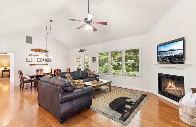 Chattahoochee River House 2 - Say Hello to Neighbors at the Helen Festhalle!