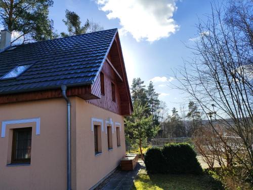 Chaty Koloděje - oranžový dům