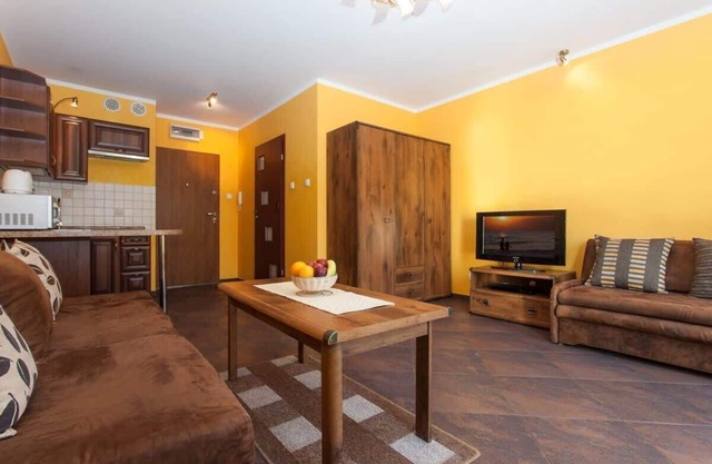 Chełmońskiego 11 Świnoujście | Functional Studio In Center