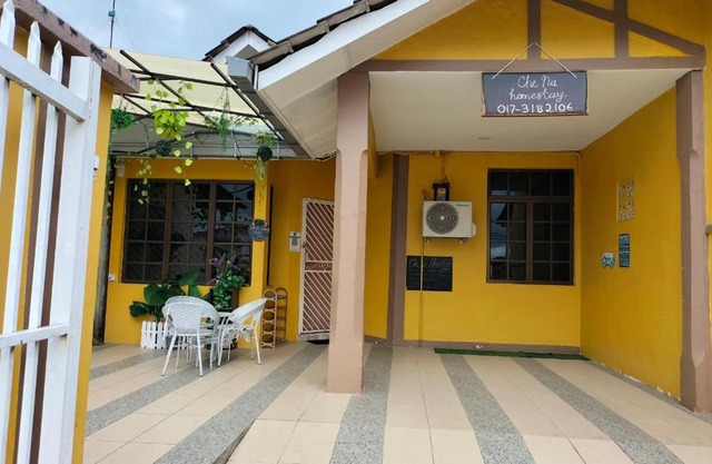 CHE' NA HOMESTAY SKUDAI JOHOR