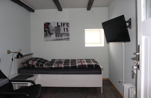 Cheap accommodation f. Craftsmen and Fitters south. around Hamburg
