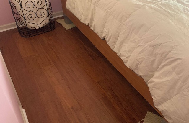 Check out our 2 listings, Room 1sgl bed