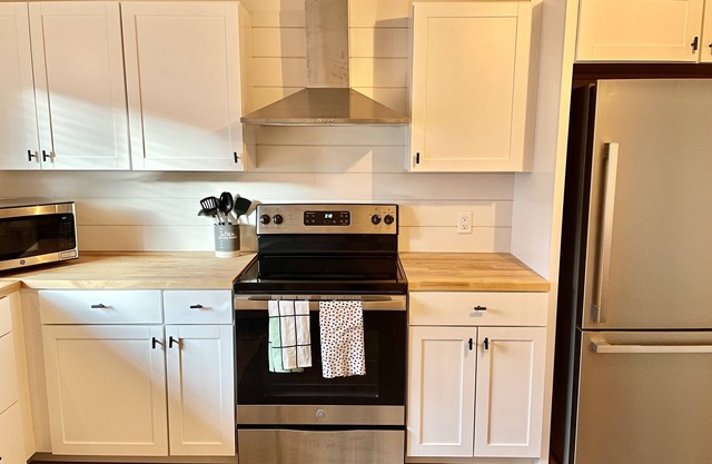 Cheerful 3-Bed Bungalow, Close to Downtown Newberg!