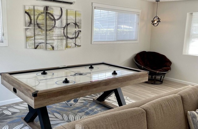 Cheerful 3 bedroom home with a large bonus room