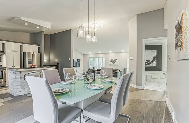 Cheerful 4 bedroom home with in-ground heated pool