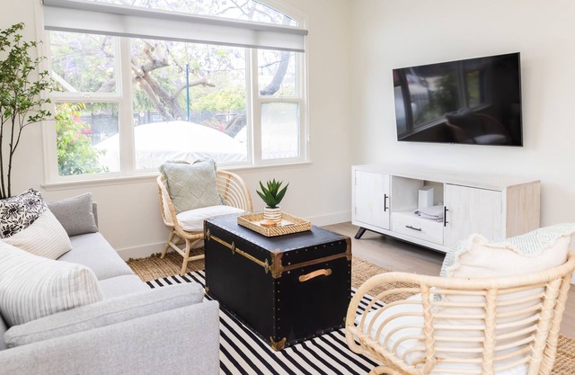 Cheerful 4BD Home in the Heart of Little Italy!
