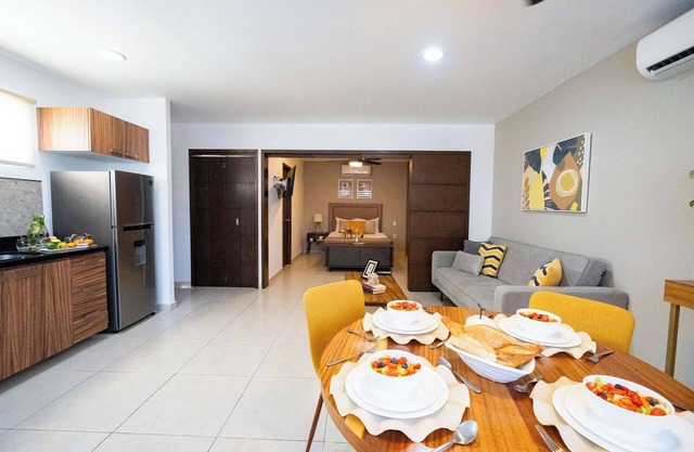 Cheerful Condo, Mountainview Roof and Lounge
