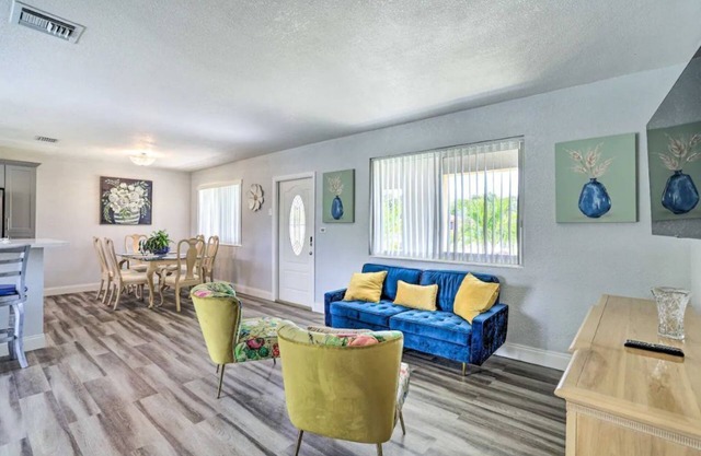 Cheerful Miami Escape w/Lake Access