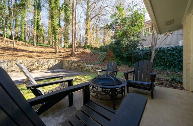 Cheerful mid-century modern Buckhead home