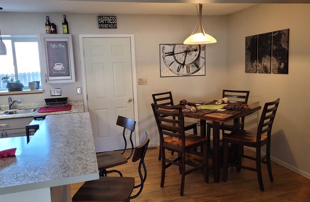 Cheerful Mountain View Townhome