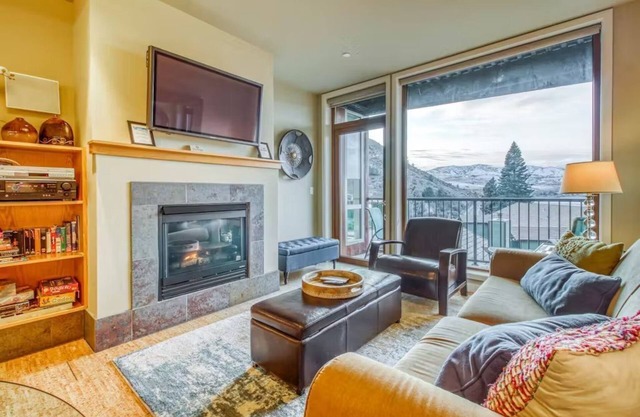 Chelan Resort Suites: Water Sunset #303