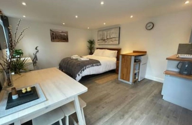 Cheltenham Races Home with Hot-Tub