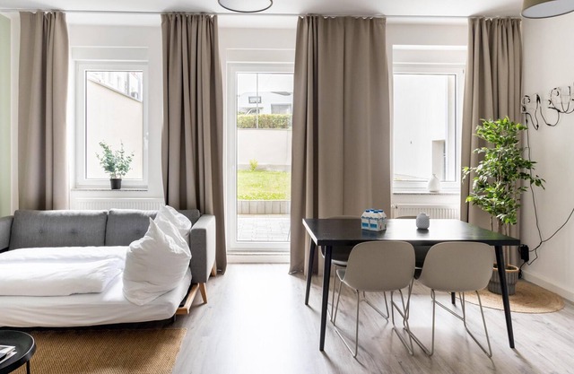 Chemnitz Hartmannstr | One-Bedroom Suite + Terrace
