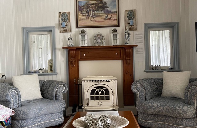Cherry Blossom Cottage- country Charm with Spa