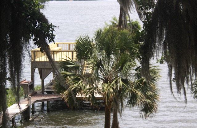 Cherry Lake Home Perfect for Family Gatherings. Close to Wild Adventures.