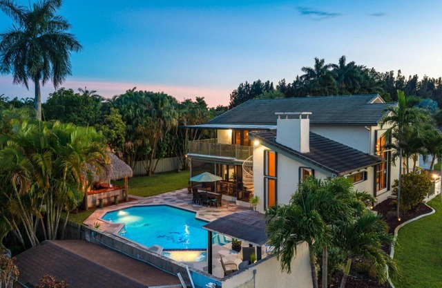 Cherry Royale Grand Villa