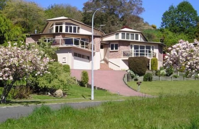 Cherry Vista - self contained 2 bedroom apartment