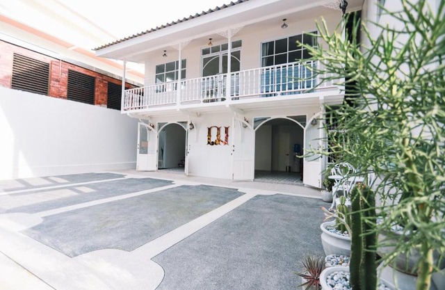 Chertel Poshtel