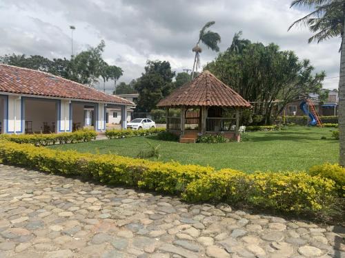 chez yannick Hospadaje Los Amigos
