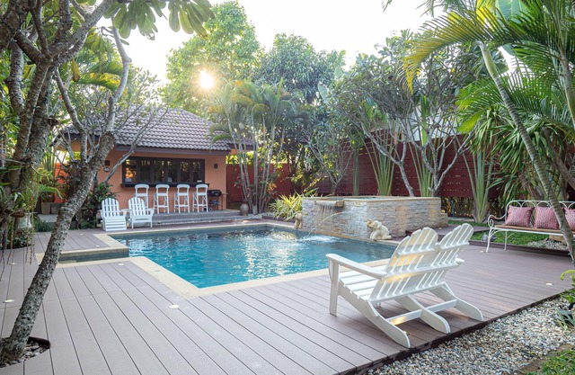 Chiang Mai's Best Villa, Garden Paradise, A/C, Free Breakfast, Pool, Van, Chef