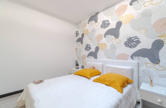 Chiavari Design Flat! Modern Apt x4 with Terrace