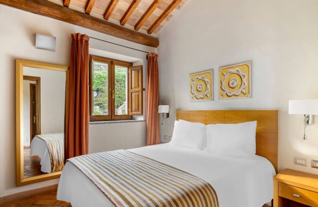 Chic 1-Bed Apartment | Historic Resort | Sleeps 4