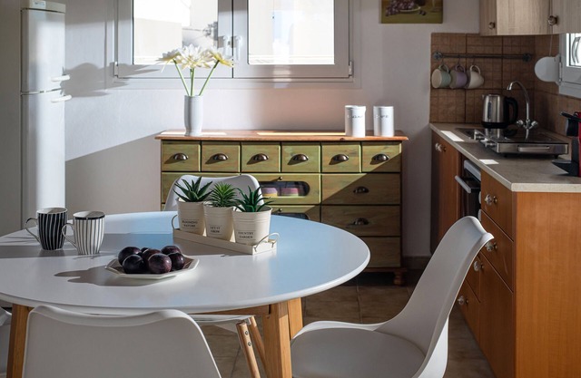 Chic 1-bedroom apartment with WiFi, AC in awesome Heraklion